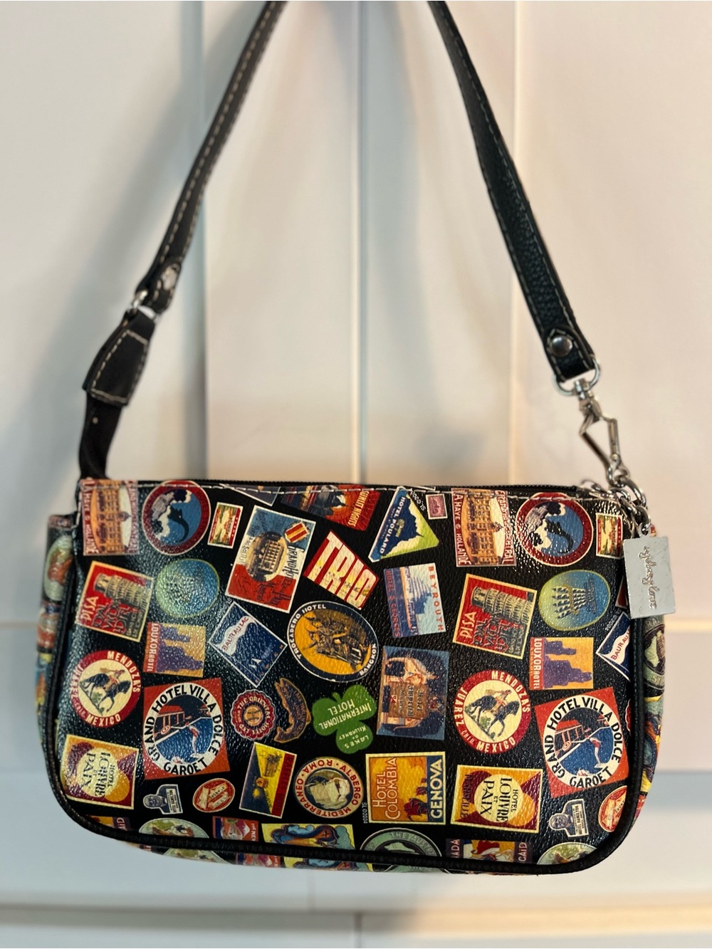 Sydney Love retro travel purse